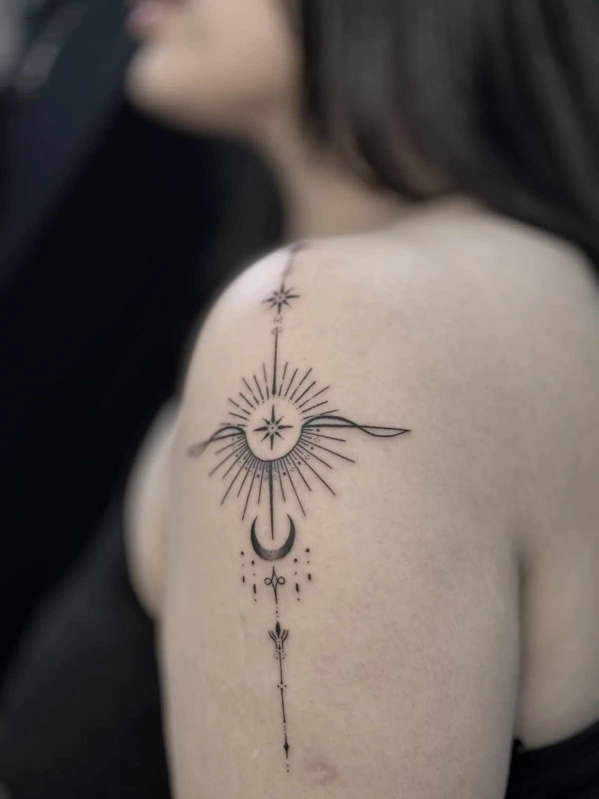 Ornamental — Sun column, shoulder